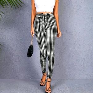 Houndstooth belted skinny pants